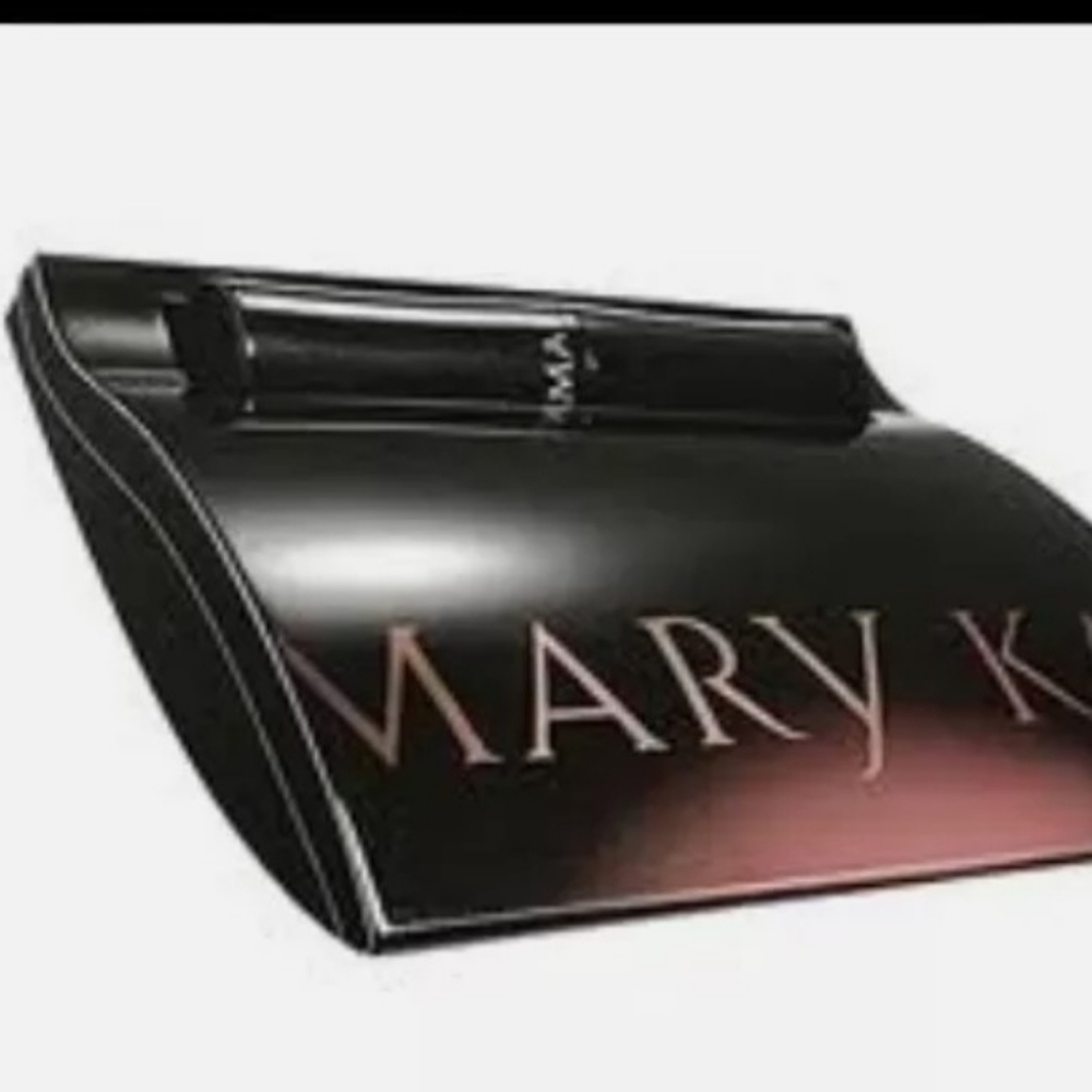 Mary Kay Compact (unfilled) - Picture 2 of 5